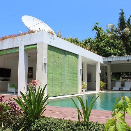 Villa Putih Lovina Exterior photo